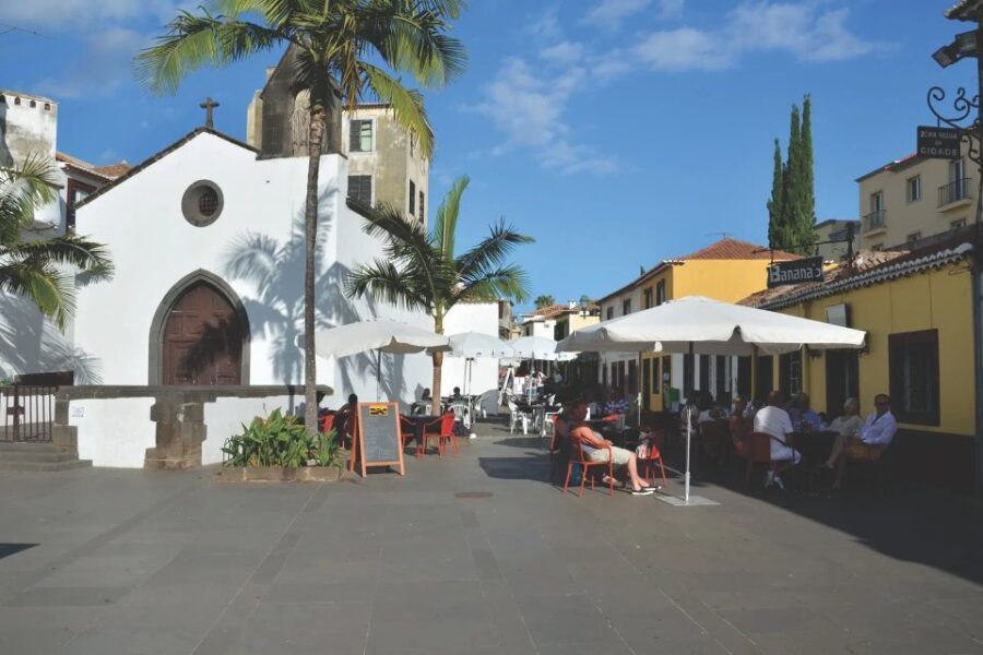 Funchal: Botanical Garden and Old Town Private Tuk-Tuk Tour - Exploring Funchal’s Old Town