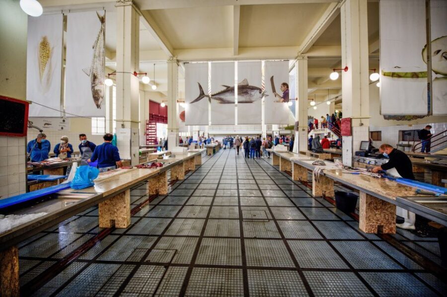 Funchal: Old Town Tuk Tuk Tour with Drop-Off at CR7 Museum - The Transport & Group Experience