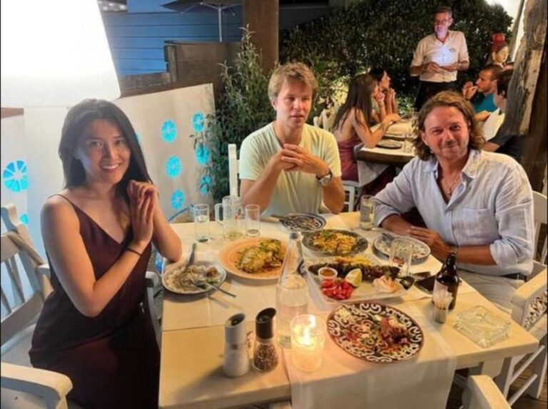 Gastronomy tour and wine tasting in traditional villages. - Food and Drink: A Feast for the Senses