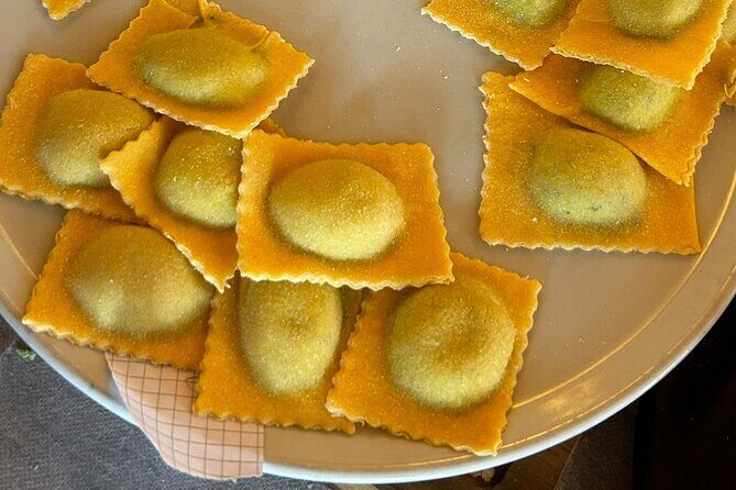 Gelato and Fettuccine Pasta Cooking Class in Rome Piazza Navona - The Intimate Setting and Group Dynamics