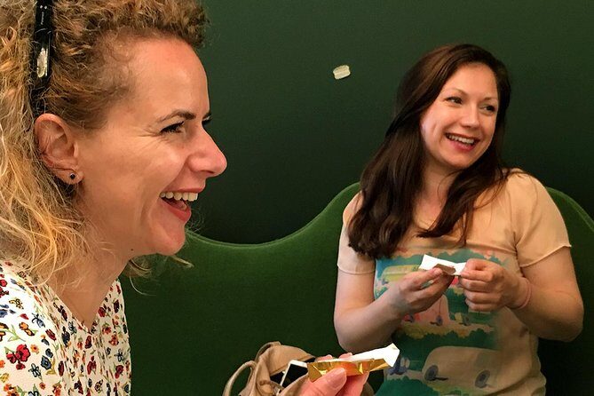 Geneva 3-hour Chocolate Tasting Tour and Old Town Visit - Key Points