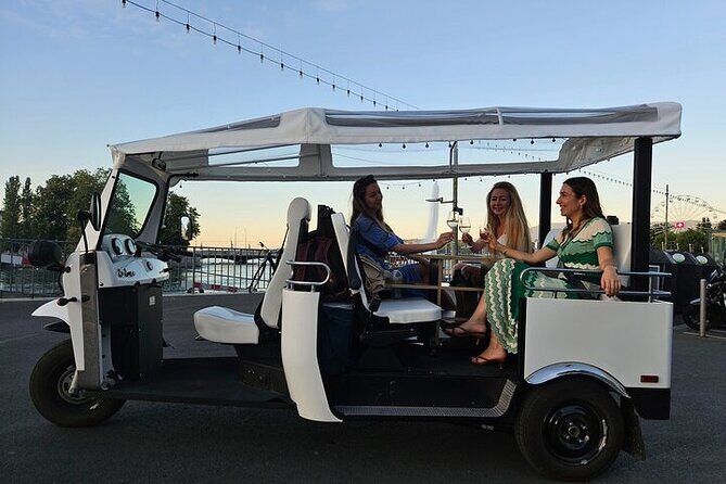 Geneva: Sightseeing of top Places Tour Electric TukTuk 1H15 tour - In-Depth Look at the Itinerary