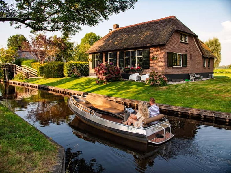 Giethoorn centre: Private tour with local tourguide - What’s included and what’s not