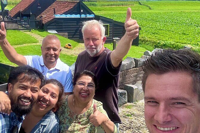Giethoorn Roundtrip Transport with Optional Guided Canal Cruise - Who Will Love This Tour?