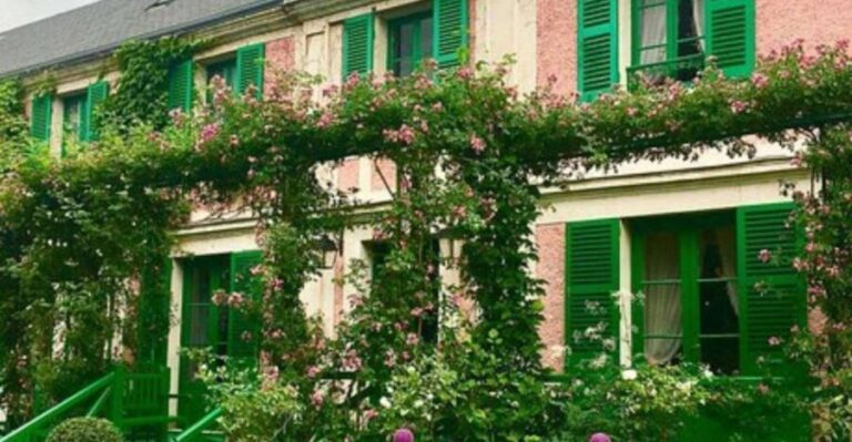 Giverny : Monet's house & Gardens Private tour from Paris - Exploring Monet’s House