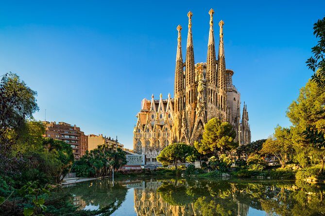 Golden Hour in Gaudi's Sagrada Familia with expert Guide - Why This Tour Stands Out