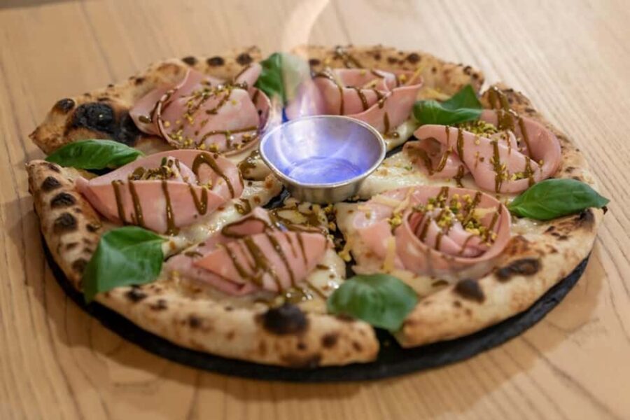 Gourmet Pizza Experience with Drinks and Dessert in Lecce - Who Will Love This Experience?