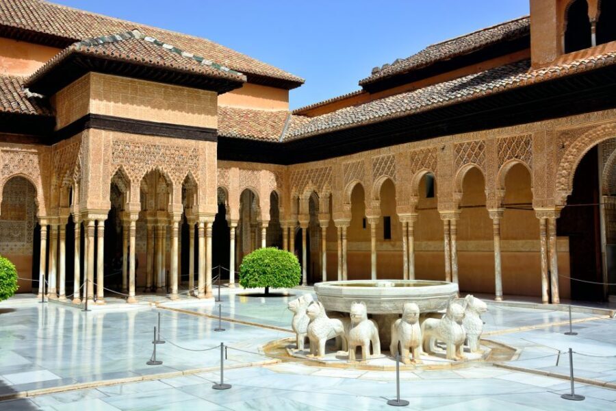Granada: Alhambra Full Complex & Andalusi Monuments Tickets - Navigating the Monuments in Albaicín