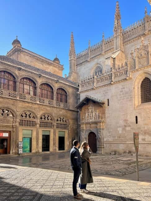 Granada: Guided City Tour with a Local Enthusiast - What the Tour Includes and Practical Details