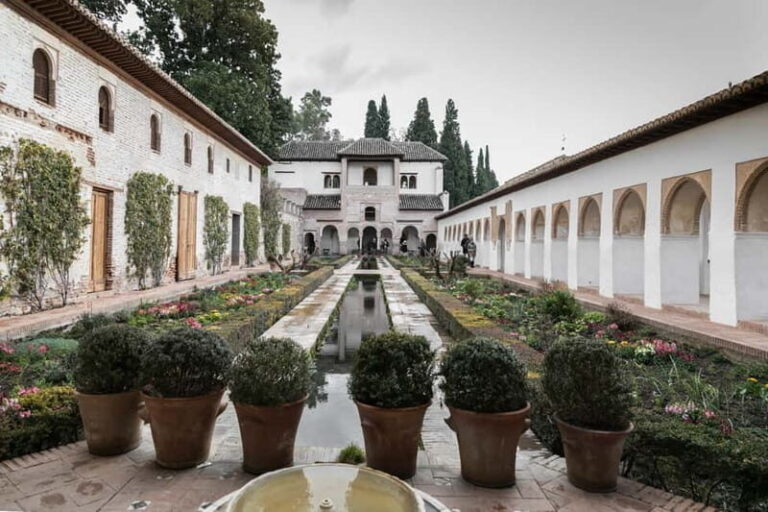 Granada: Last minute ticket Alhambra Tour - Who Will Love This Tour?