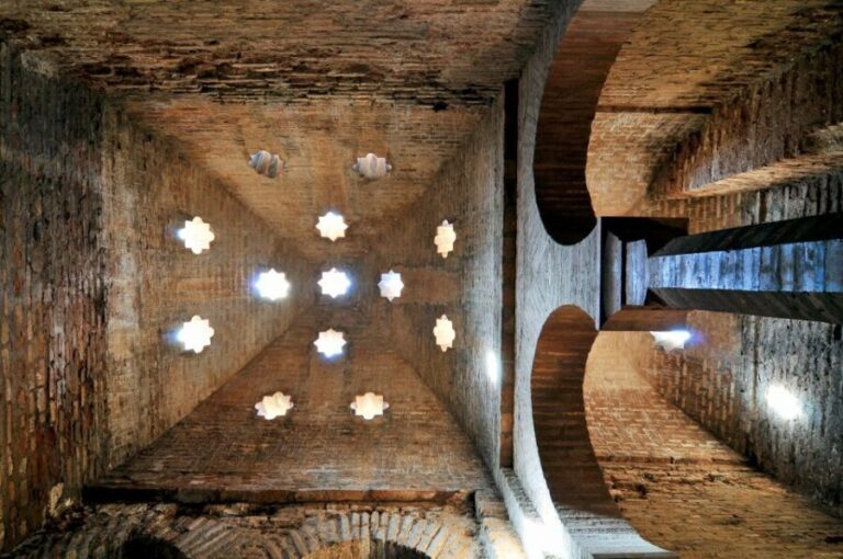 Granada: Moorish Monuments Entrance Tickets - How the Experience Breaks Down