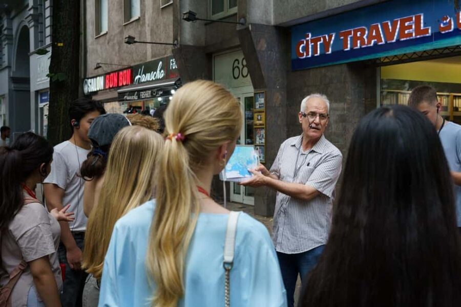 Group tour: From Al-Nasr in Damascus to Sonnenallee - An In-Depth Look at the Tour Experience