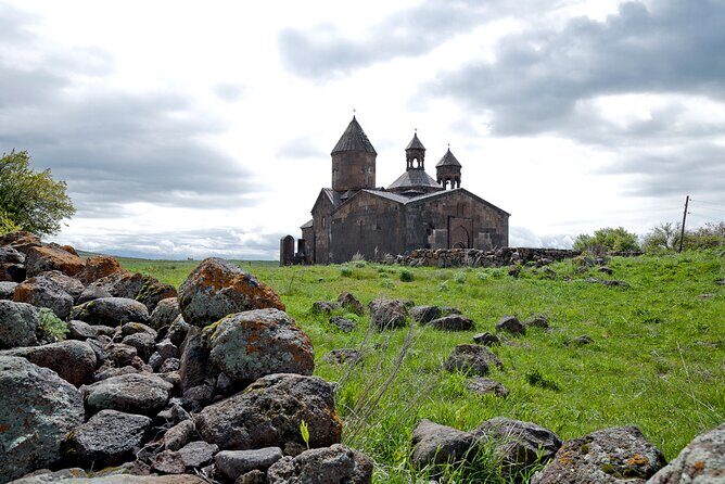 Group Tour: Saghmosavank, Wine Yard, Echmiadzin, Zvartnots - The Experience: What Makes This Tour Stand Out?