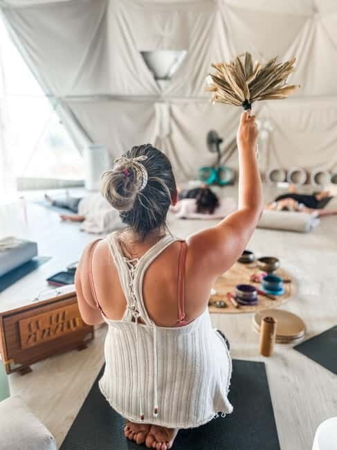 Guia: Albufeira Dome Vinyasa Yoga Classes with Lulushanti - The Setting: Why Practice in a Dome?