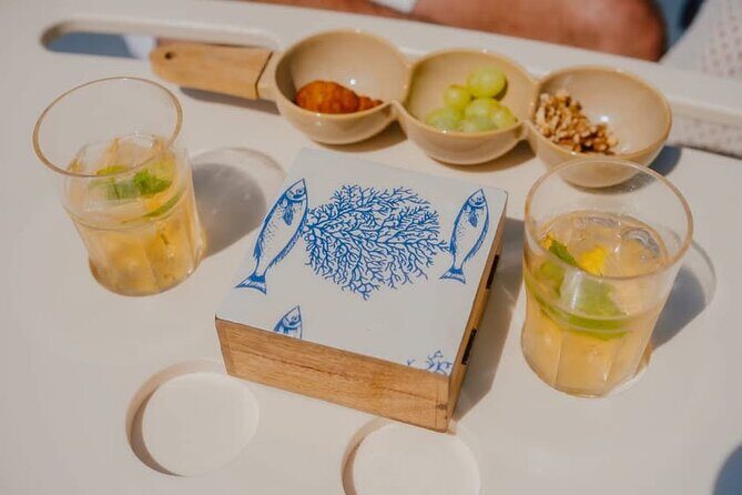 Guided boat tour with wine and sunset option. - What Makes This Tour Stand Out?