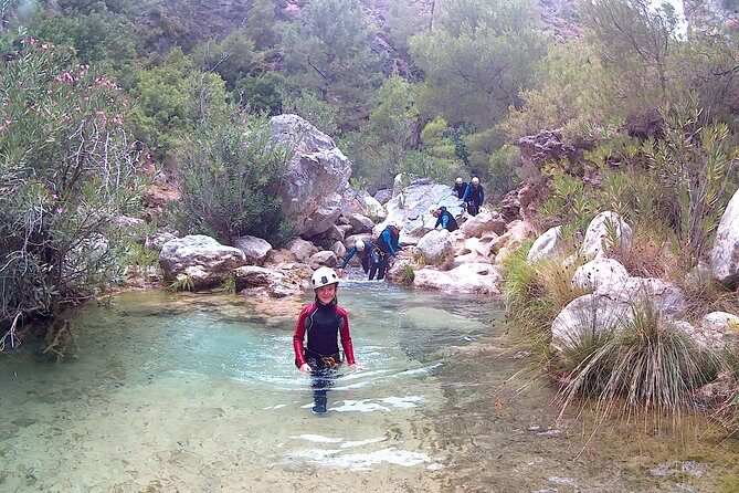Guided Canyoning in Granada: Lentegi Canyon - The Midpoint: Rest, Snacks, and Exploration