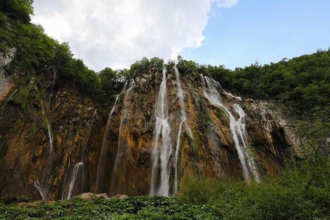 Guided Day Tour from Zadar to Plitvice Lakes - Inside Plitvice Lakes: An Explosive Display of Nature