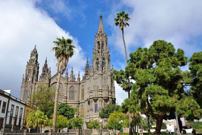 Guided tour: Discover Gran Canaria - Transportation and Group Dynamics