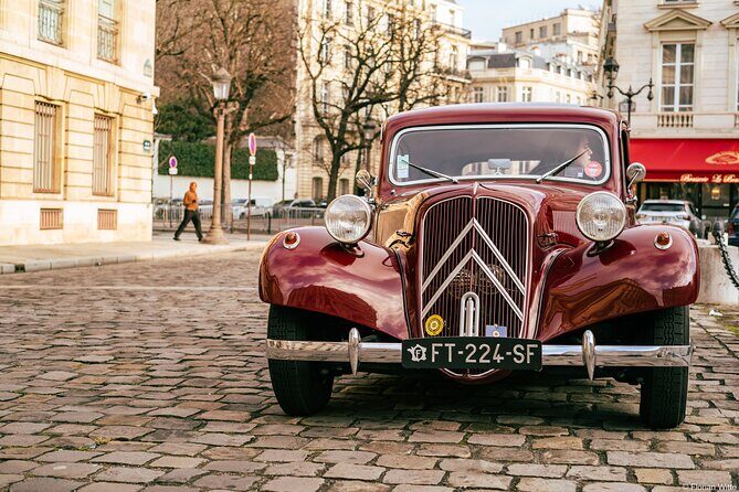Guided tour of Paris in Citroën Traction Avant or DS 21 - The Itinerary: From Landmarks to Hidden Gems