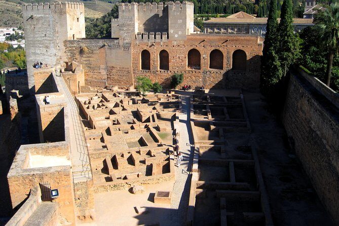 Guided tour of the Alhambra: Generalife and its gardens - The Practical Side: What You Need to Know