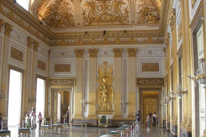 Guided tour of the Royal Palace of Caserta with an art expert - The Experience in Detail