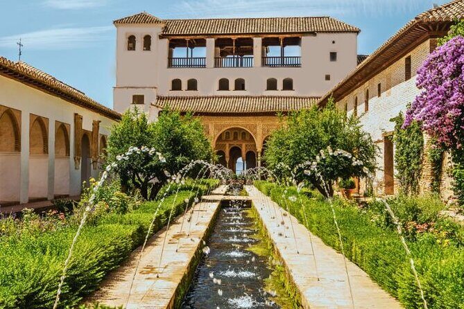Guided tour to Alhambra with Generalife, Alcazaba and Carlos V - Who Should Book This Tour?