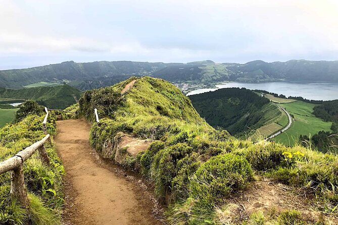 Guided Tour to the Sete Cidades Volcano in São Miguel Azores - Transportation, Group Size, and Overall Experience