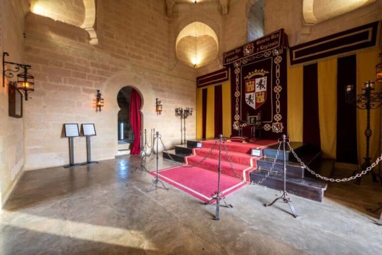 Guided visit of Almodovar Castle with admission included. - Why This Tour Works Well