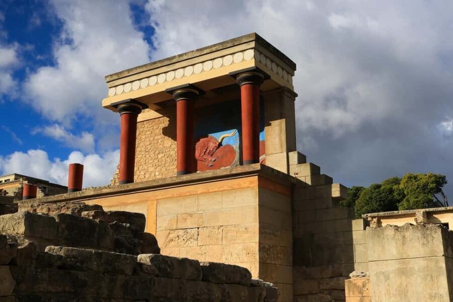 Guided visit of Knossos Palace in Spanish - Analyzing the Value