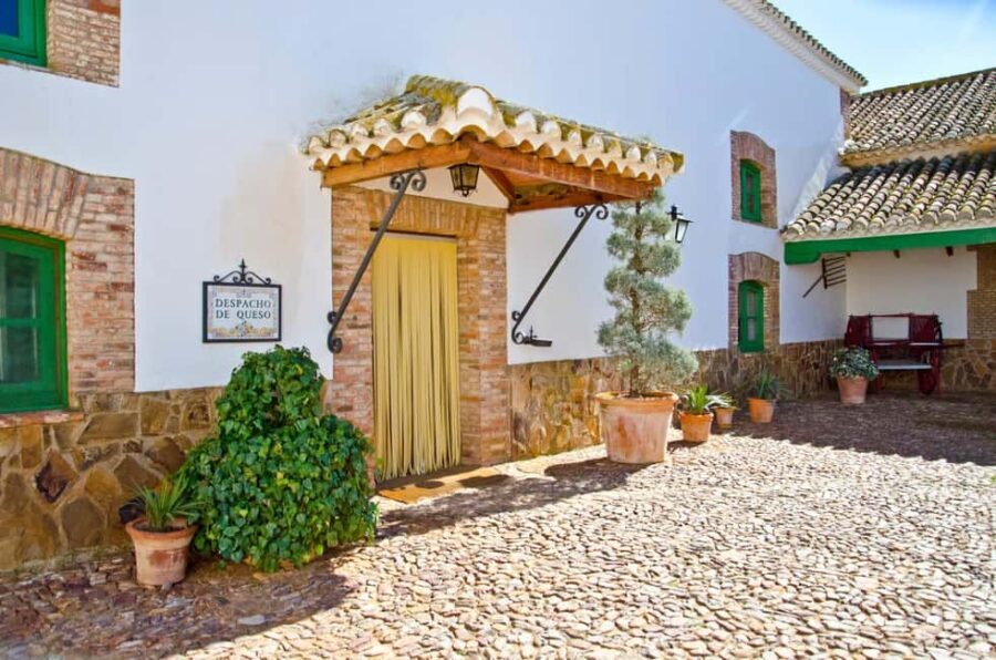 Guided visit to the Las Terceras cheese farm - The Value of This Tour