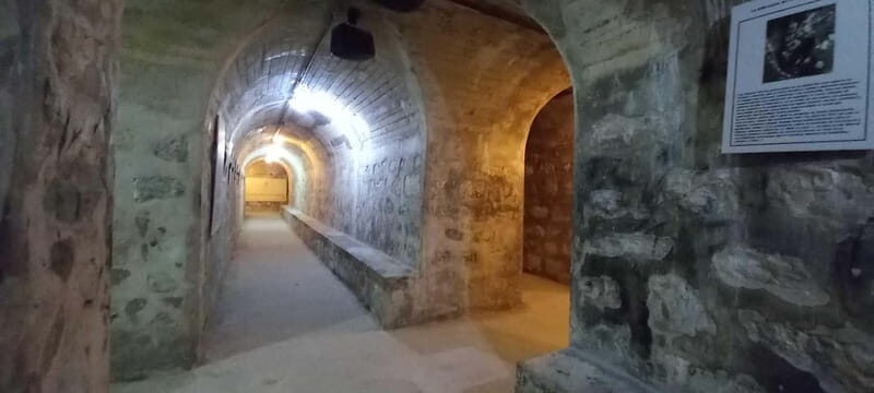 Guided visit to the San Lorenzo Arch, Air Raid Shelter and Mudejar Hall - FAQ