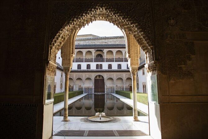 Guided Walking Tour of the Alhambra in Granada - In-Depth Look at the Itinerary
