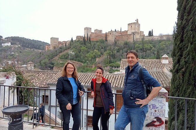 Guided Walking Tour with Panoramic Views and Terraces of Granada - Practical Details and What to Expect