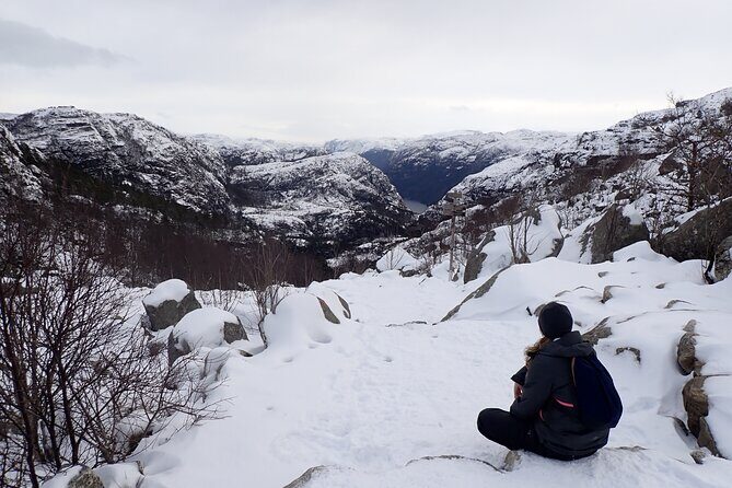 Guided winter hike to Pulpit Rock Preikestolen - The Guides: Who Makes the Difference?