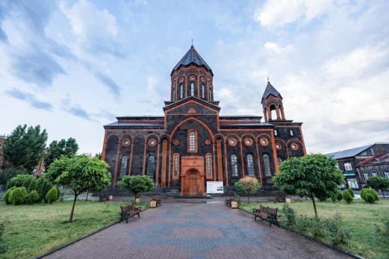 Gyumri: Ancient Monasteries, city tour and rural museum - Exploring Gyumri: A City of Contrasts and Charm