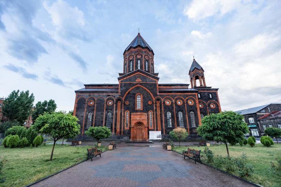 Gyumri: Ancient Monasteries, city tour and rural museum - Exploring Gyumri: A City of Contrasts and Charm