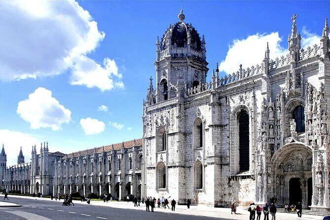 Half-Day Premium Tour of Lisbon - The Sum Up