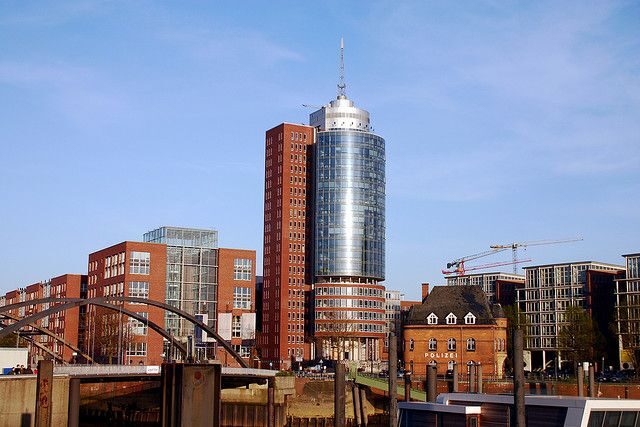 Hamburg: 1.5-Hour Comedy Bus Tour in German - Final Thoughts