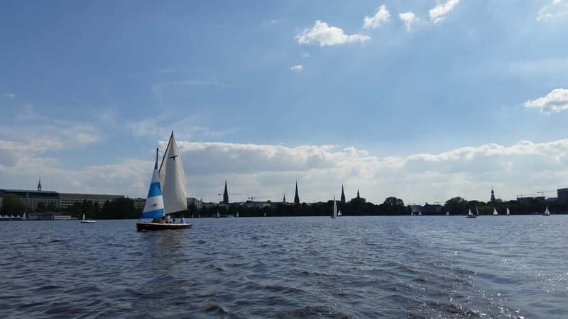 Hamburg: 1.5-Hour Sailing Sightseeing Tour on Aussenalster - Pricing and Value