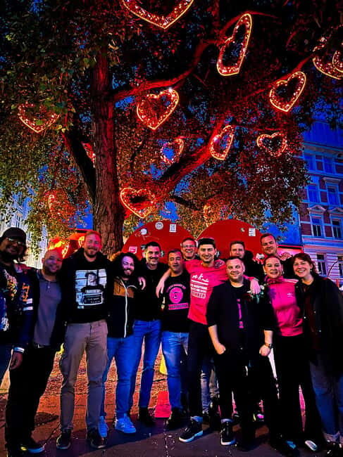 Hamburg: Pubcrawl & Nightlife Tour auf St.Pauli - The Guides & Their Impact