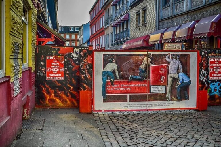 Hamburg - St. Pauli coffee klatch with ex dominatrix - perfect in rainy weather - What Makes This Tour Special