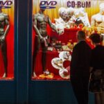 Hamburg: St. Pauli Highlights Guided Tour with Beer for 18+ - Final Thoughts: Should You Join This Tour?