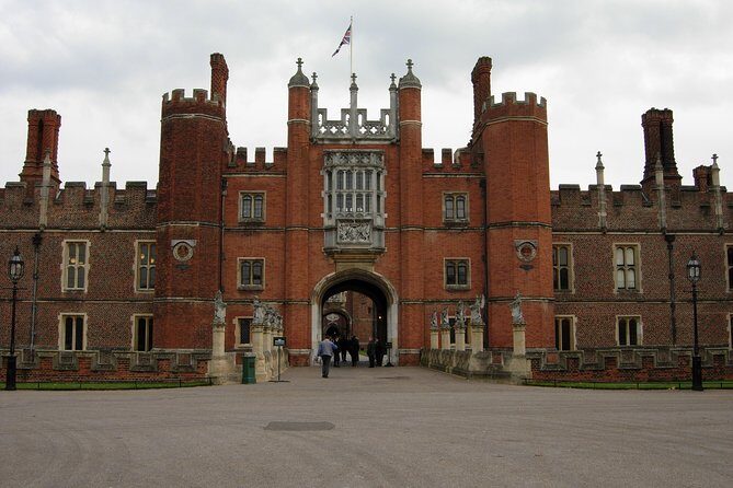 Hampton court palace private tour from London - The Experience: What You Can Expect