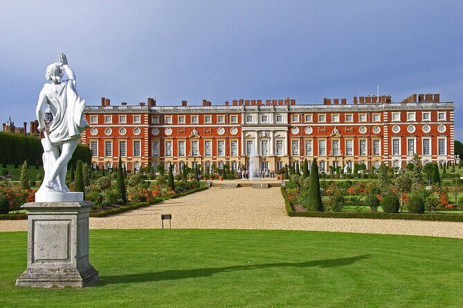 Hampton Court Palace, Stonehenge & Roman Bath Private Tour with Passes - The Mystique of Stonehenge