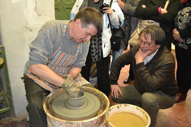 Hands on clay - be creative and make a pot - The Practicalities