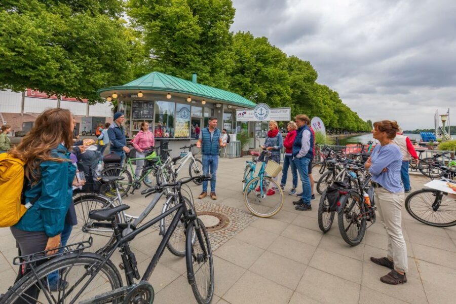 Hannover: Guided Bike Tour for Foodies with Tastings - Why This Tour Works for Different Travelers