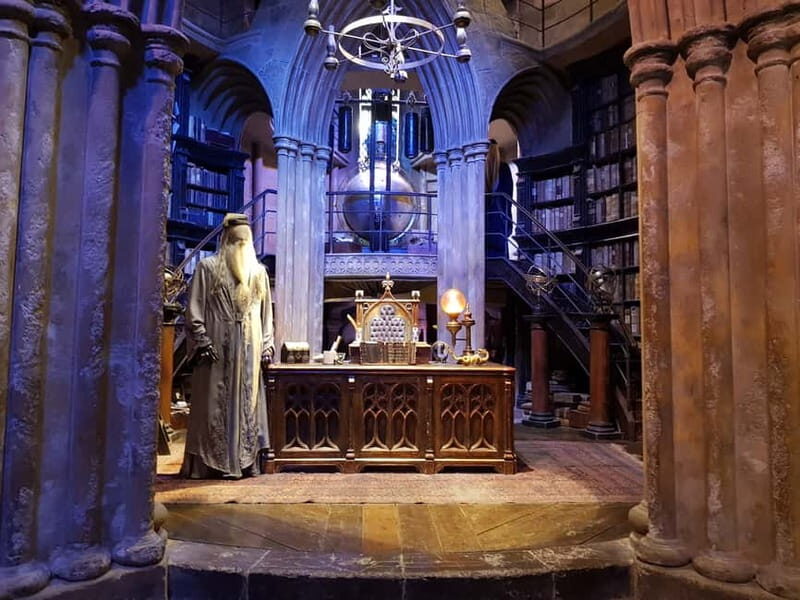 Harry Potter Studio Ticket & Tour of London Film Locations - Unique Aspects and Highlights