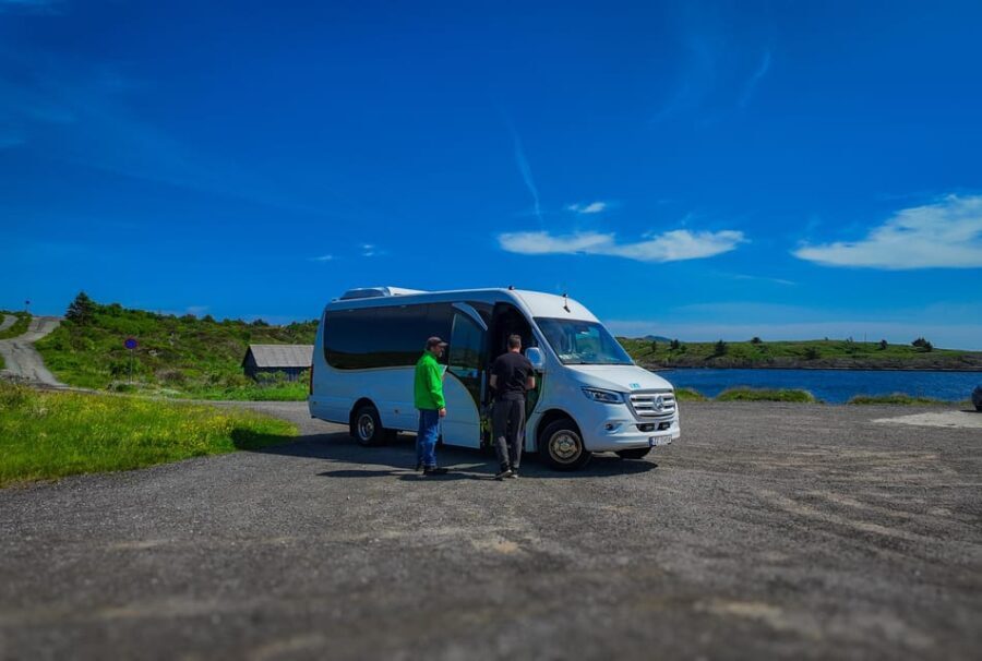 Haugesund: Guided Scenic Minibus tour of Haugesund - The Experience of the Guide