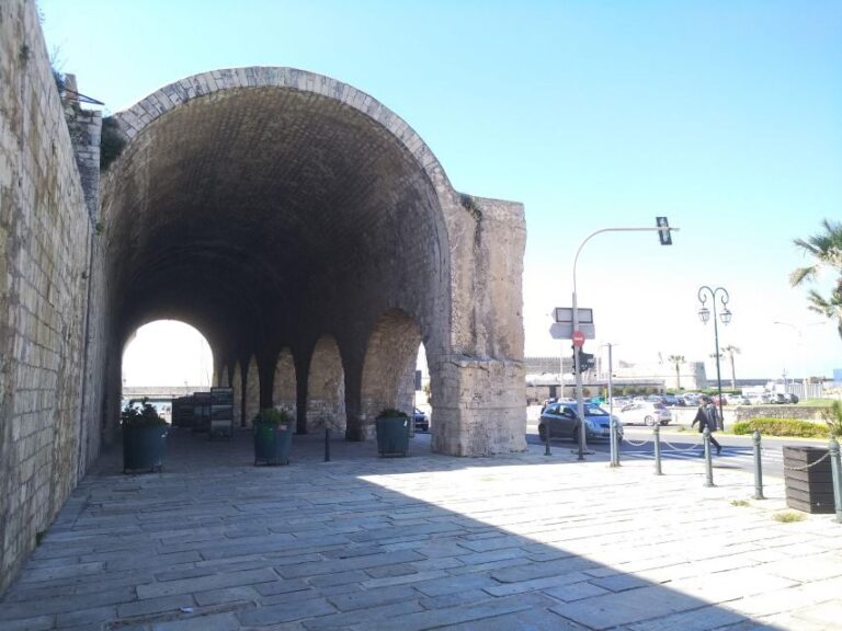 Heraklion: Walking city tour & Wine tasting - The Itinerary Breakdown