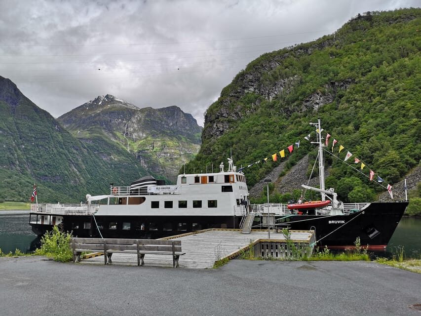 Hjørundfjord Fjord Cruise Afternoon Øye-Ålesund one way - Who Would Love This Experience?